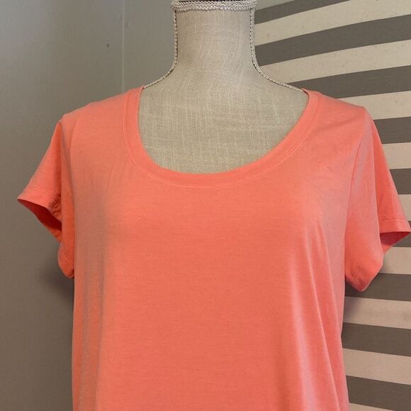 Athleta Coral Stratus II Lightweight Tee Short Sleeve T-Shirt Size Small - Picture 2 of 9